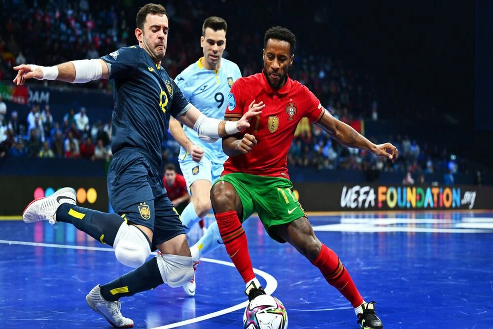 爽看，安菲尔德的观众凭一张门票能看两场红军vs毕包的友谊赛